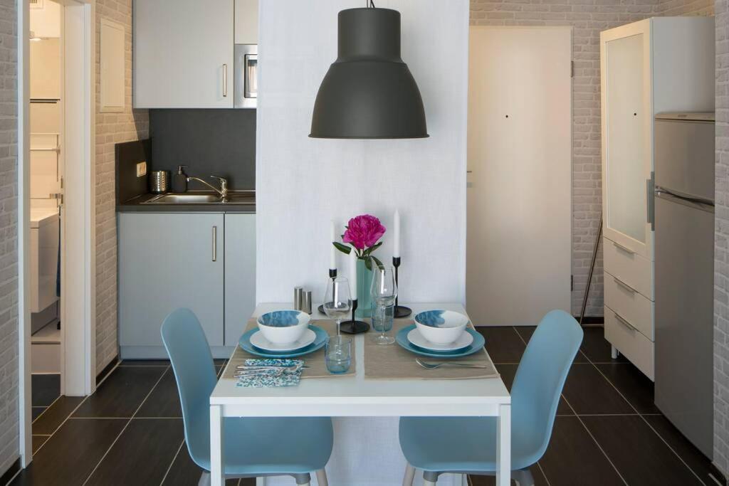 Exklusives Apartment Inklusive Netflix Und Parkplatz คาร์ลสรูเฮอ ภายนอก รูปภาพ